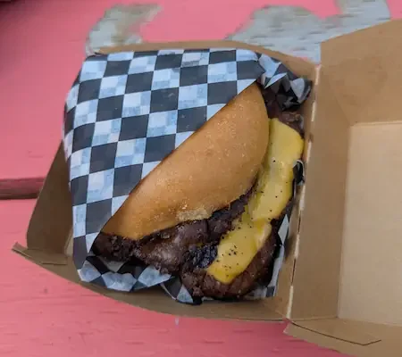 Smash Daddy Ottawa Review – Incredible Smash Burgers and Perfectly Crispy Fries in Bell’s Corners – Average EV Score: 8.5/10