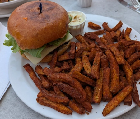 Le Foubrac – Good Burgers, Relaxed Patio Vibe – Average EV Score: 6.8/10