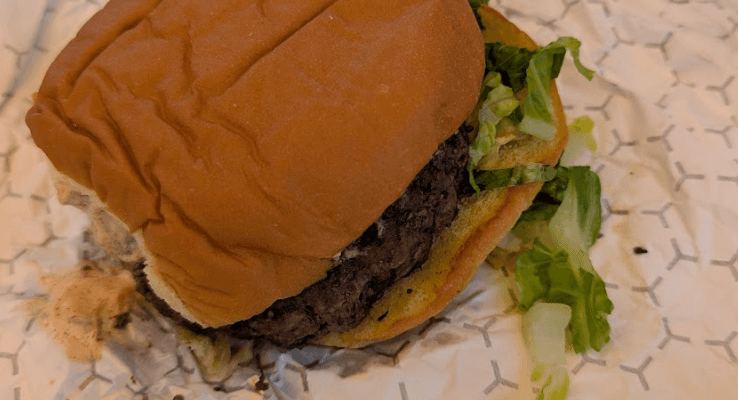 Baja Burger Shack – Stunning Location, Underwhelming Burger, Good Fries – Average EV Score: 5.8/10