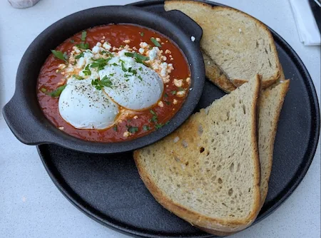 Grounded Kitchen and Bar – A Stylish Spot That Falls Short on Flavour – Average EV Score: 6.1/10