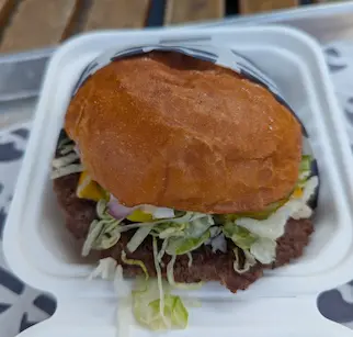 Umbrella Burger Ottawa Review – Solid Cheeseburger and Surprisingly Great Curly Fries – Average EV Score: 8/10