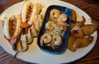 Red Lobster Ottawa (Merivale) Review – Classic Seafood Feast with Mixed Results – Overall EV Score: 7/10