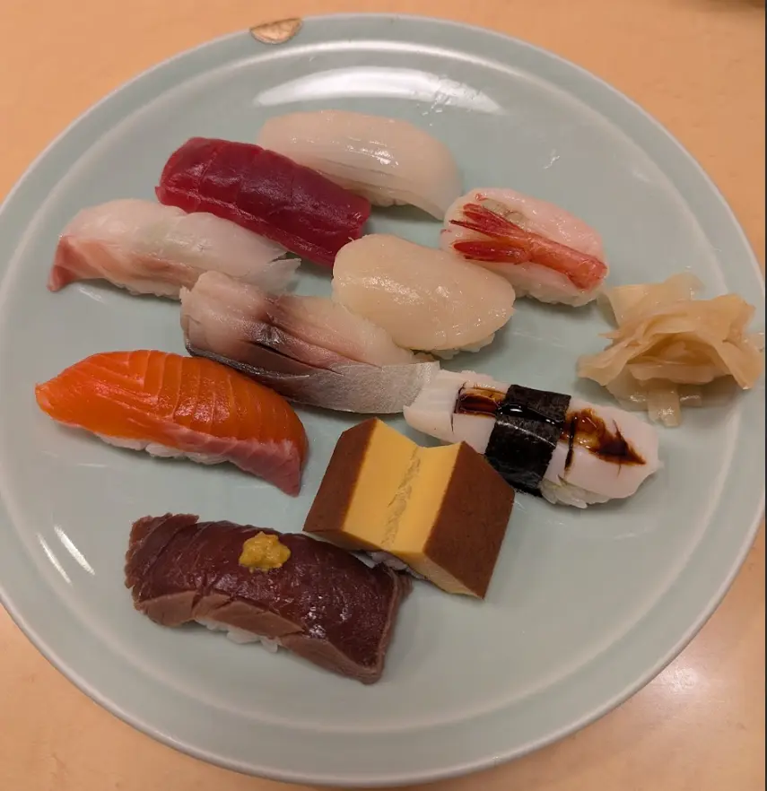 Suzuran (10-Piece Sushi Set with Soup) from Damairu Sushizen