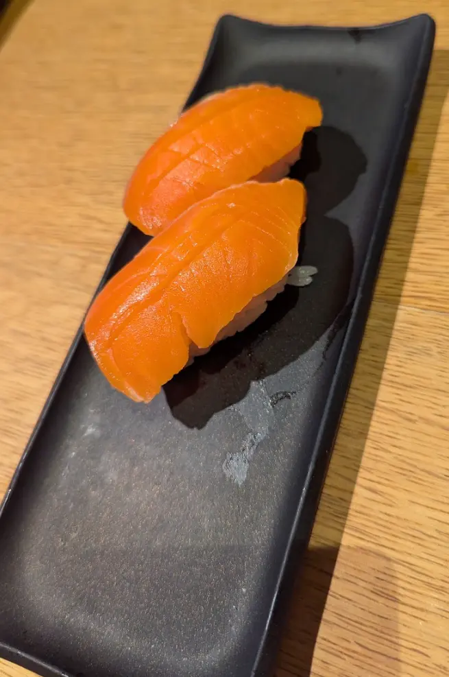 Sushi - Salmon from Hanamaru