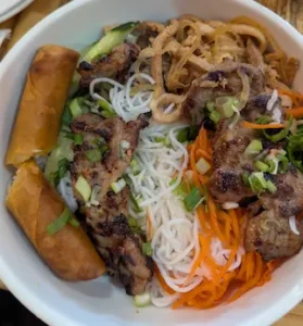 Vermicelli bowl from Feifung Kitchen