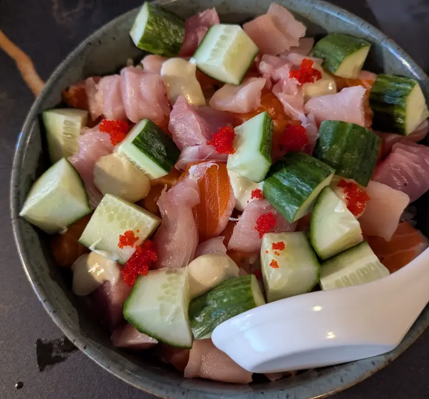 Chirashizushi from Tomo