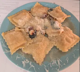 London UK Series: Lina Stores Bloomberg Arcade Review – 2 Delicious Pasta Dishes Worth Trying in London