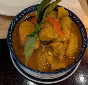 Siam Bistro - Gang Garee Gai (Yellow curry with Chicken)